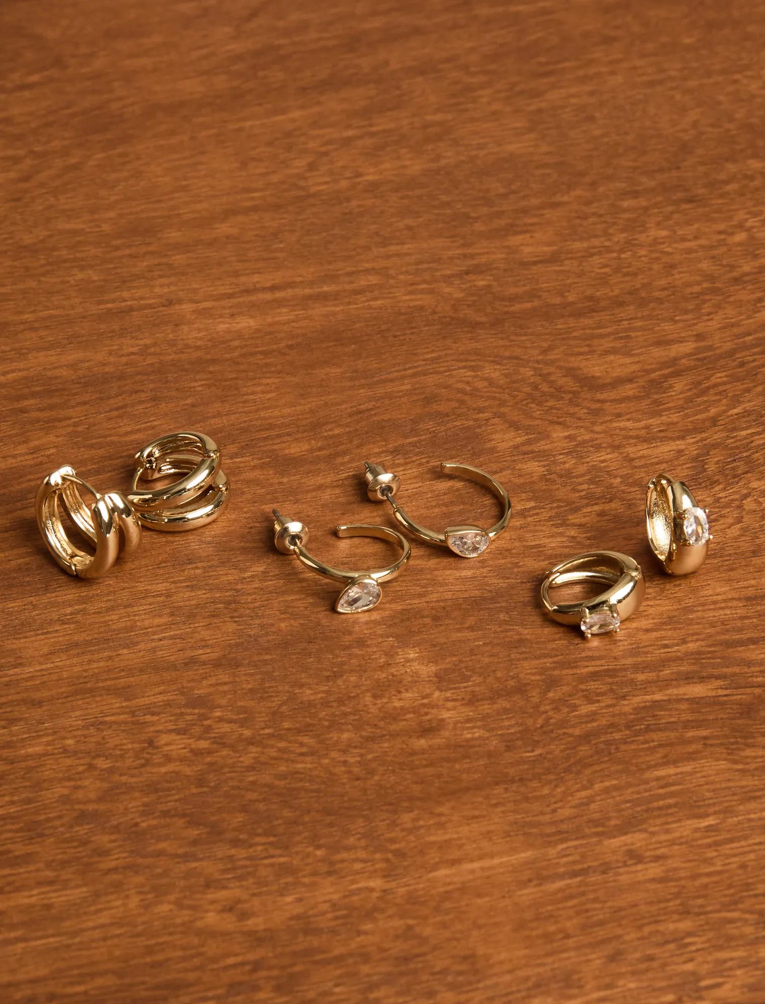CRYSTAL_AND_PLAIN_HOOP_EARRINGS_SET_710