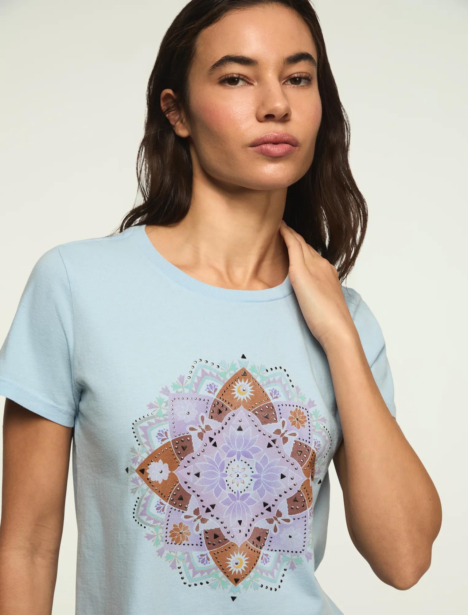 EMBELLISHED_LOTUS_MOTIF_CLASSIC_CREW_440