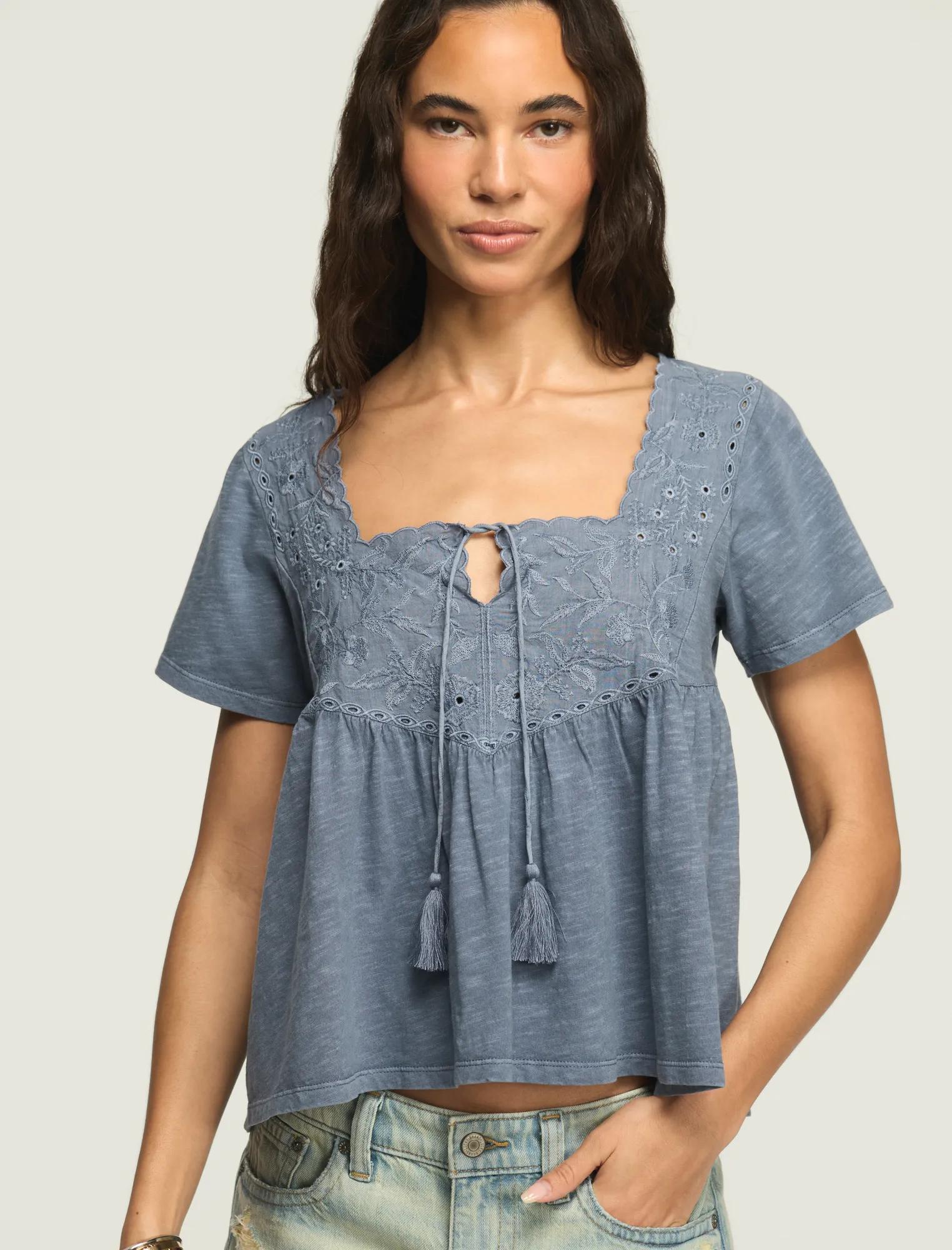 EMBROIDERED_YOKE_TASSLE_TOP_420