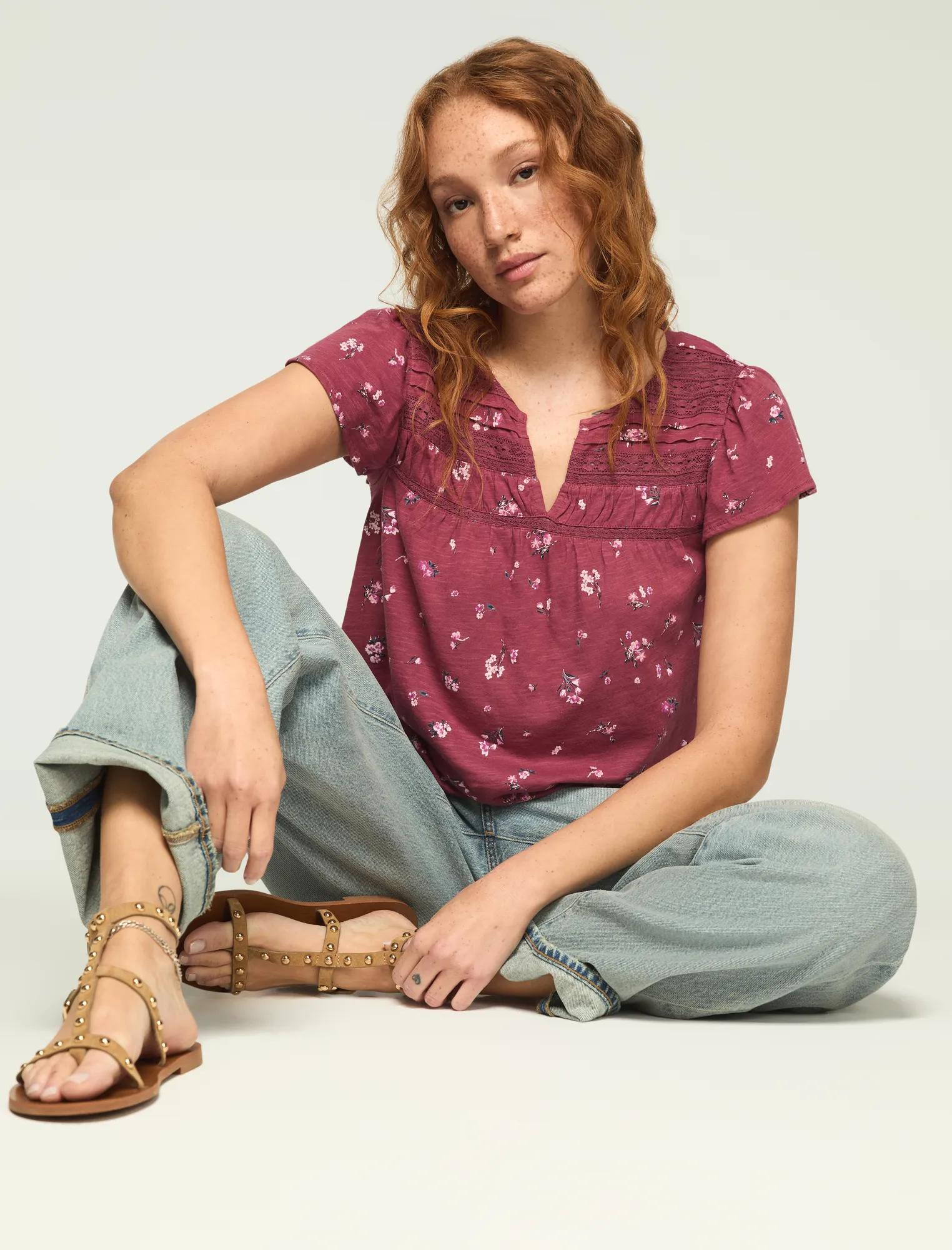 FLORAL_FLUTTER_SLEEVE_TOP_610