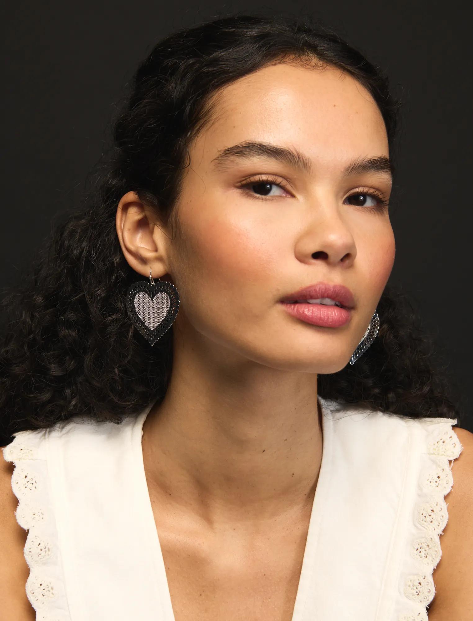 HEART_SHAPED_DROP_EARRINGS_040