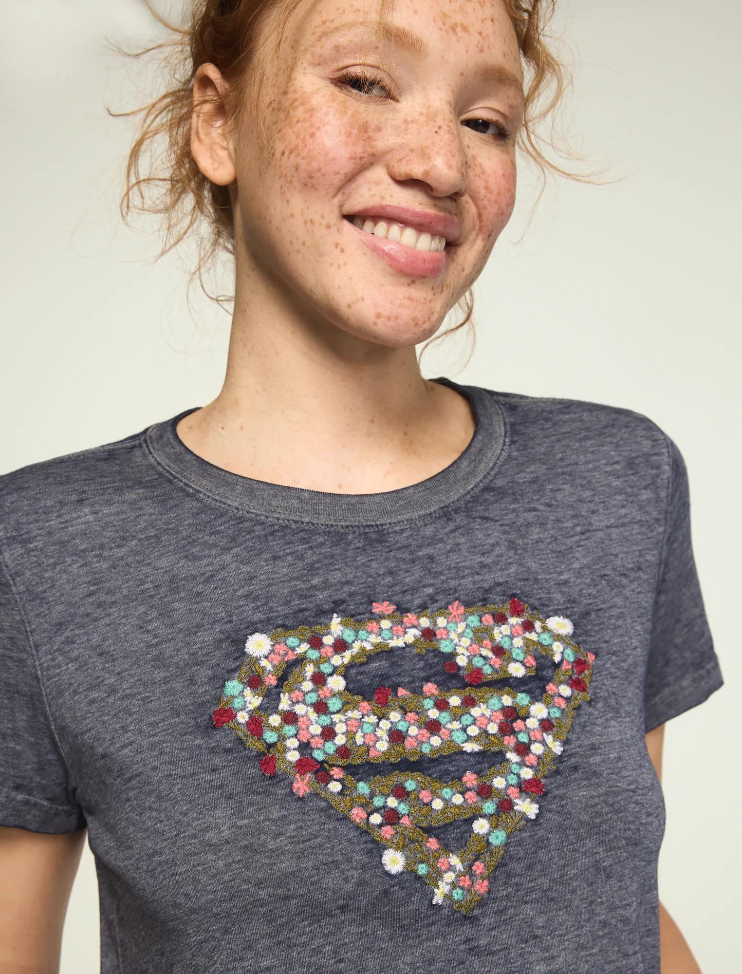 SUPERGIRL_FLORAL_LOGO_TEE_408