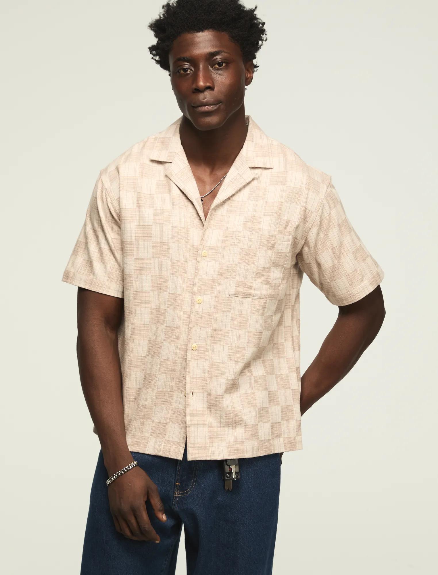 UNTUCKED_CAMP_COLLAR_SHIRT_260
